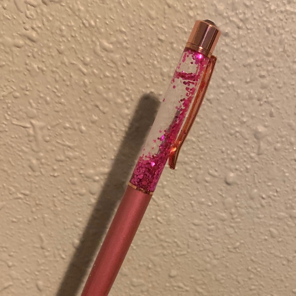 Rose pen with pink glitter